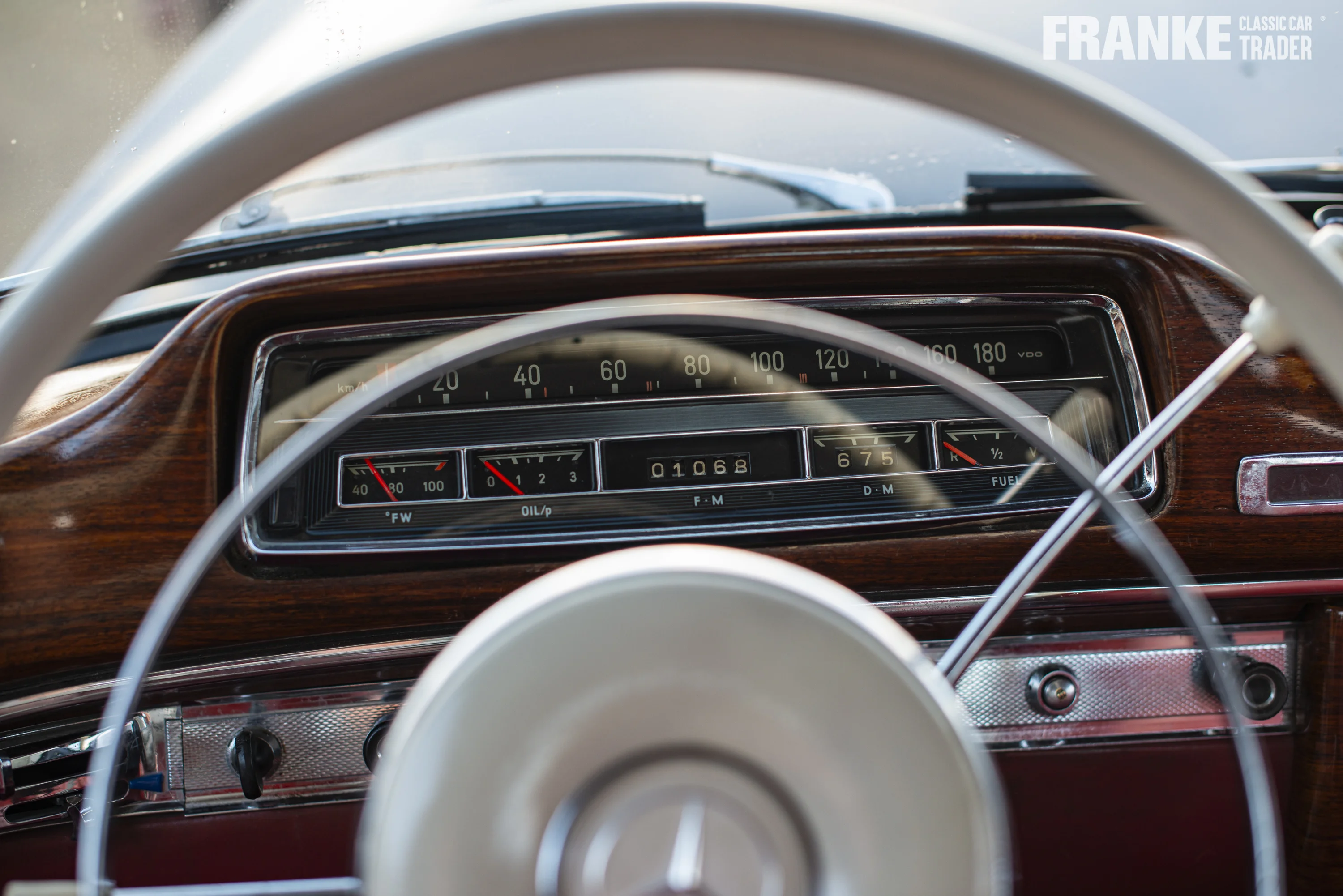 Mercedes-Benz 220 SE Coupe - 29 mercedes220se coupe4964 4 - 2-2024