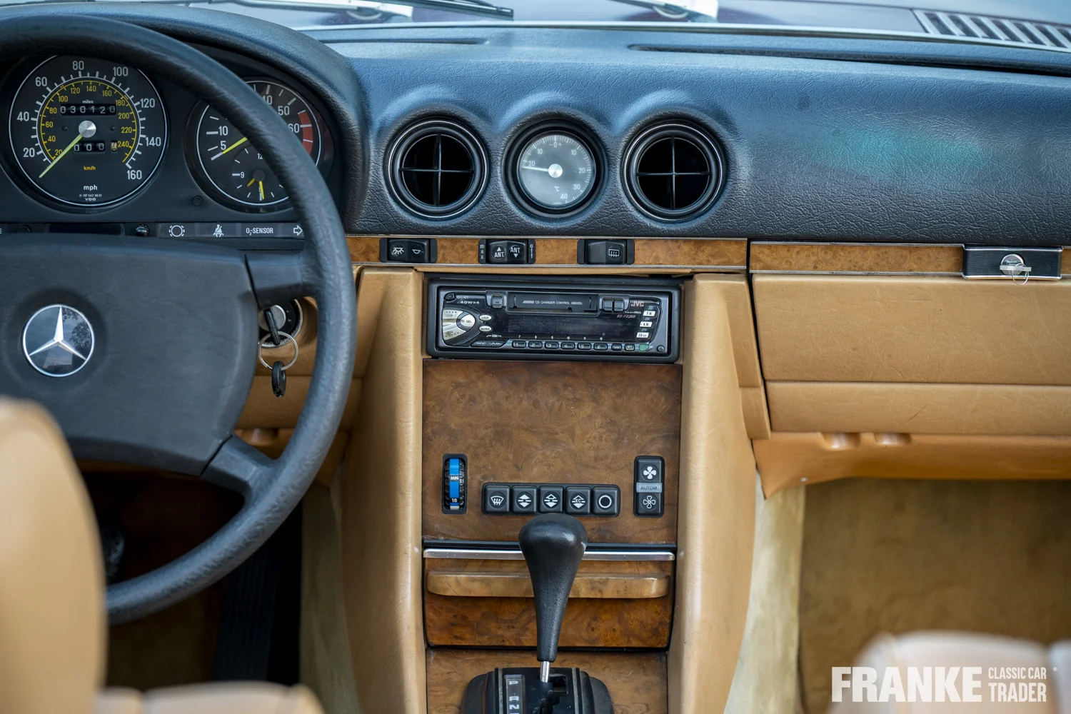 Mercedes-Benz 380 SL - 47 mb 380 sl 84 352 - WDBBA45A1EA008946