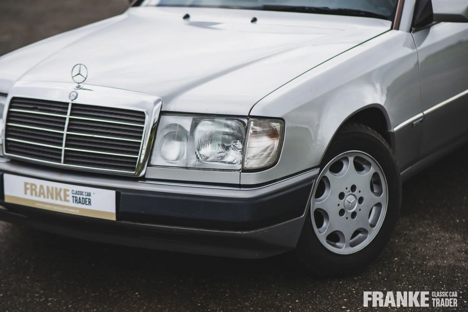 Mercedes-Benz 230 CE - 59 mb 230 cev 6200 - WDB1240431B611217