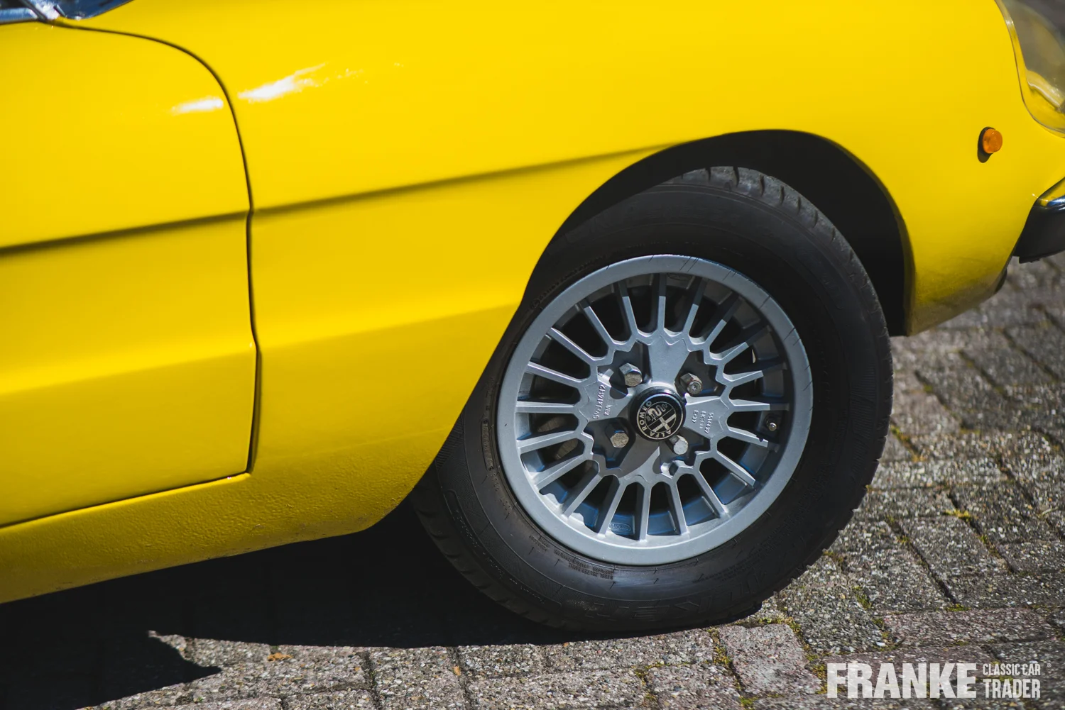Alfa Romeo Spider - Alfa romeo spider 72 geel fcct 7 - 197209-2025